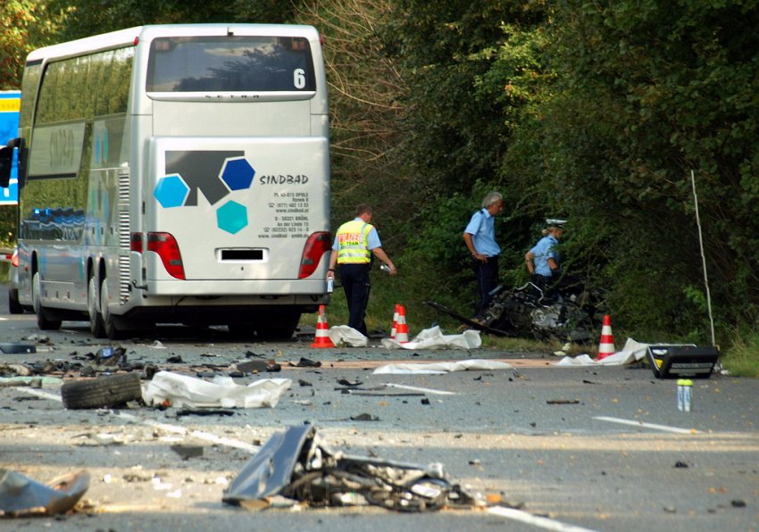 Schwerer VU Koeln Immendorf Kerkraderstr P078.JPG